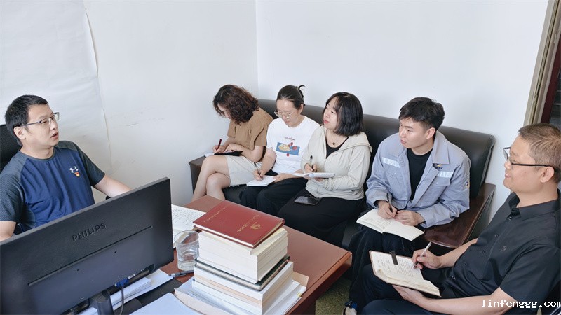 工作照1.jpg